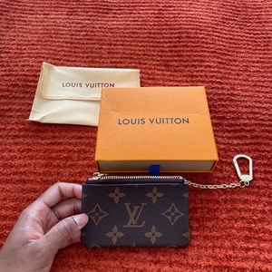 Louis Vuitton Monogram Key Cles!!